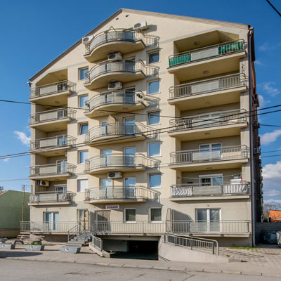 Stambeni objekat sa prozorima i vratima - Bosanska 6, Požarevac