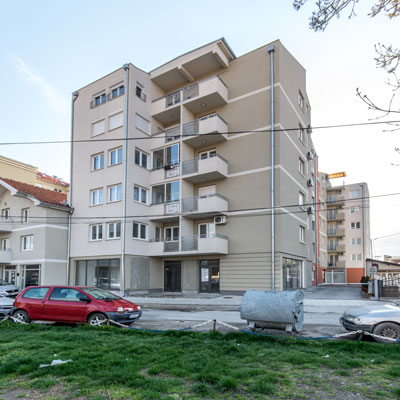 Moderna stambena zgrada - Knićaninova 10, Požarevac